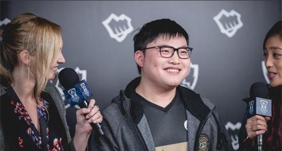 强对比色 强对比色