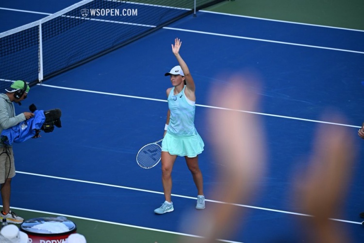 越过指尖 越过指尖